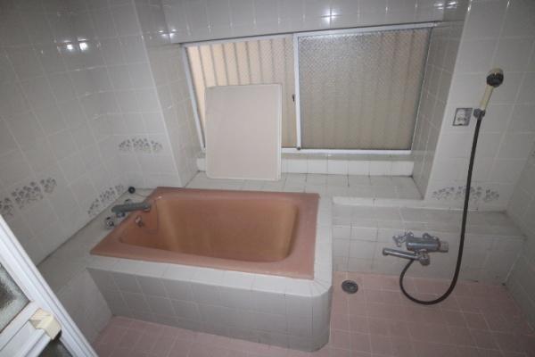 新川町１丁目貸家のバス画像