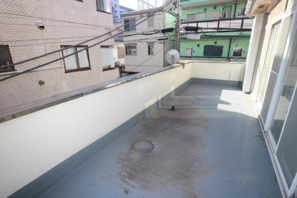 新川町１丁目貸家のバルコニー画像