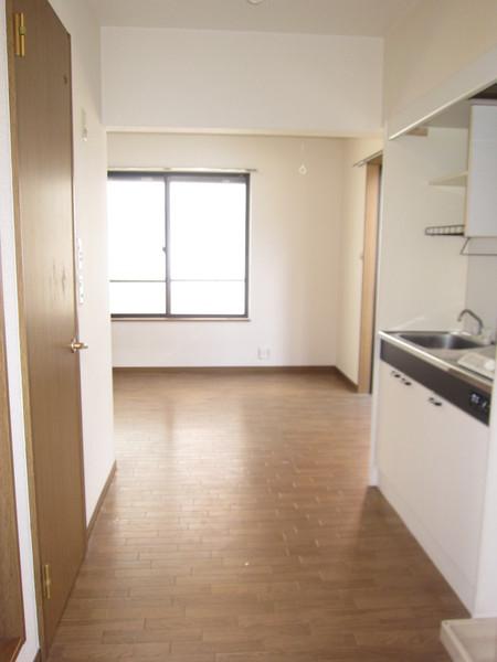 メイテル吉野町のリビング画像