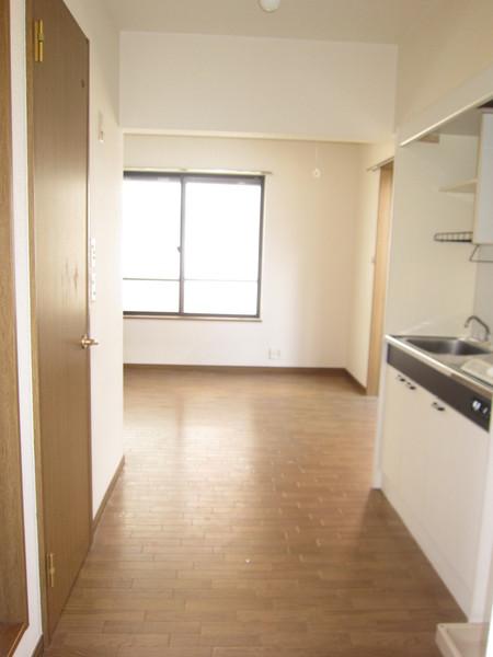 メイテル吉野町のリビング画像