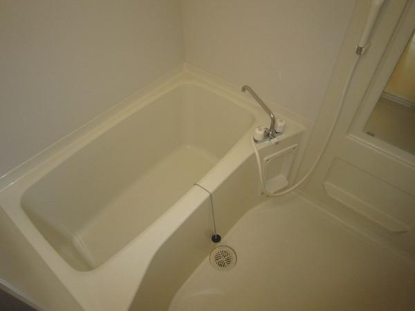 ラ・トゥール・ジョーヌのバス画像