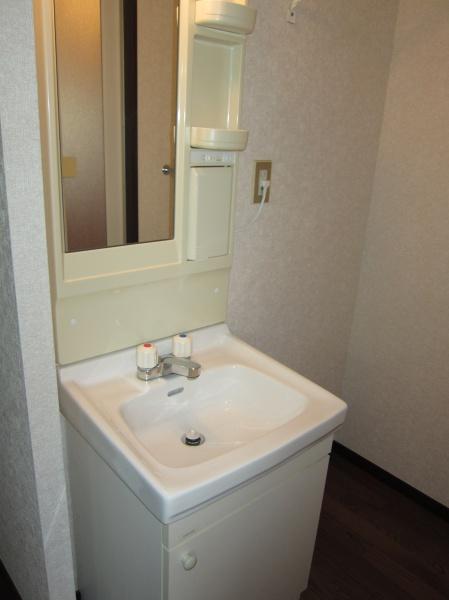 メゾン・ド・エリーナの洗面台・洗面所画像