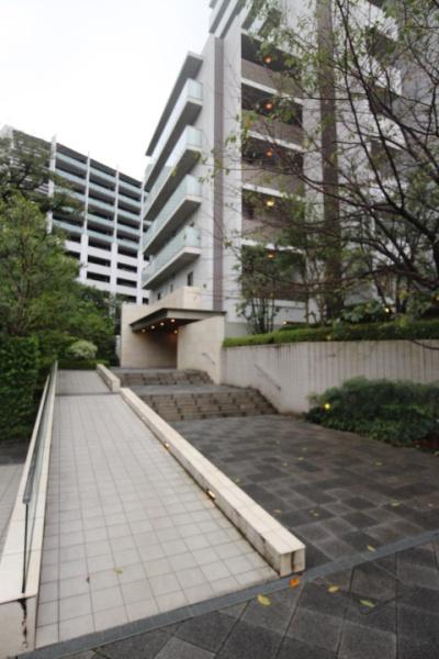 相模原市南区上鶴間本町２丁目のマンションのエントランス画像