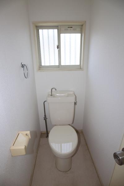 横須賀市船越町８丁目のアパートのトイレ画像