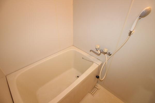 横須賀市船越町８丁目のアパートのバス画像