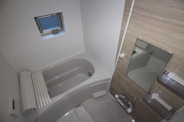 横浜市南区二葉町2丁目のマンションのバス画像