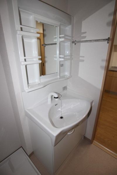 横浜市南区二葉町2丁目のマンションの洗面台・洗面所画像