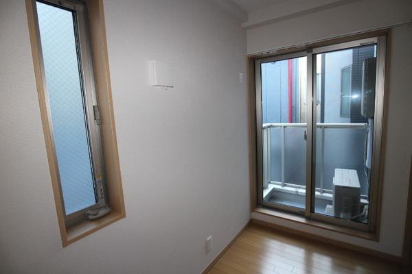 横浜市南区二葉町2丁目のマンションのバルコニー画像