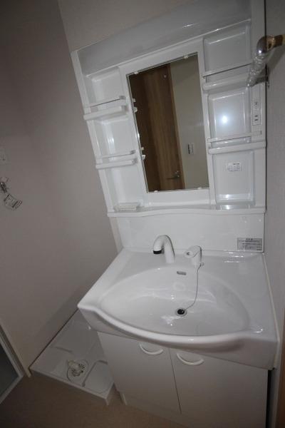 横浜市南区二葉町2丁目のマンションの洗面台・洗面所画像