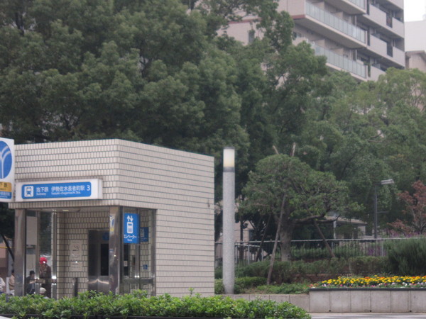 関内ロイヤルガーデンの駅画像