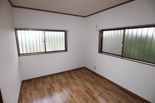 和泉町貸家の洋室画像