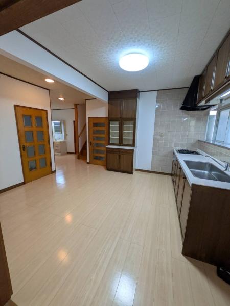 新川町１丁目貸家のリビング画像