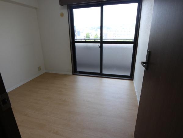 蒔田公園パインマンションの洋室画像