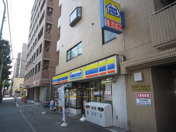 横浜市南区白妙町4丁目のマンションのコンビニ画像