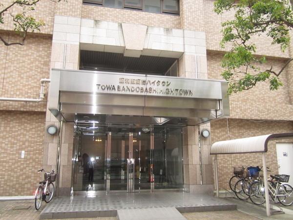 横浜市南区白妙町4丁目のマンションのエントランス画像