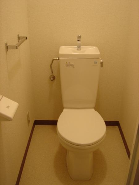 横浜市南区白妙町4丁目のマンションのトイレ画像