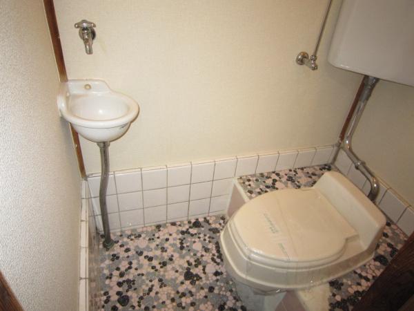岡田アパートのトイレ画像