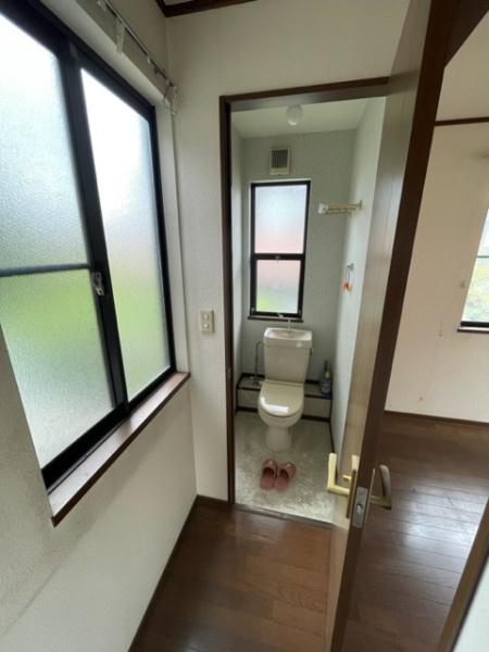 【中古住宅】八王子市南陽台2丁目のトイレ画像
