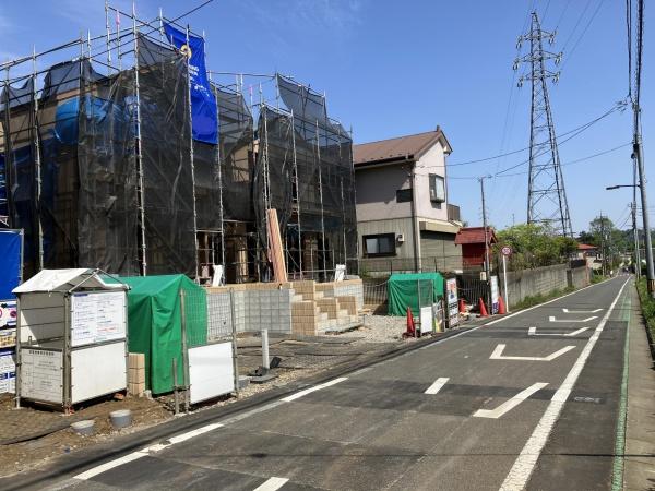 【新築】八王子市堀之内全５棟　４号棟の前面道路含む現地写真画像