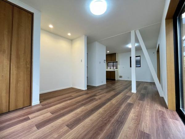 【中古住宅】八王子市北野町535-12のリビング画像