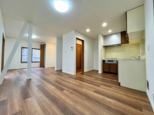 【中古住宅】八王子市北野町535-12のリビング画像