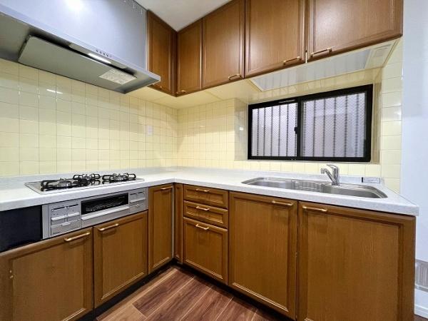 【中古住宅】八王子市北野町535-12のキッチン画像