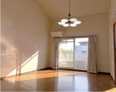 蓮生寺公園通り三番街三号棟　最上階のリビング画像