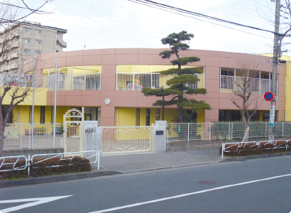 サングレイス京王堀之内コートCの幼稚園・保育園画像