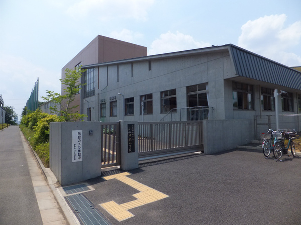 東急ドエル・アルス多摩境　最上階の小学校画像