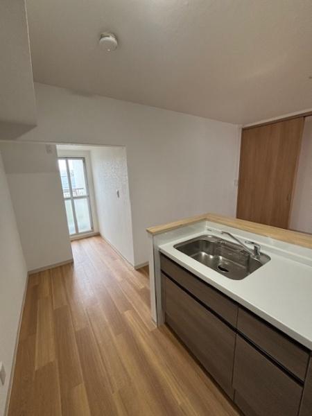 ホームタウン松木17号棟3階のキッチン画像