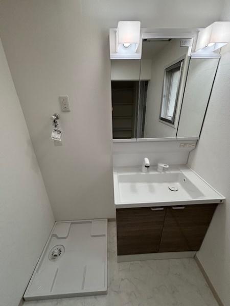ホームタウン松木17号棟3階の洗面台・洗面所画像