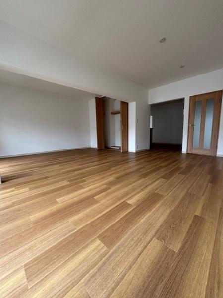 ホームタウン松木17号棟3階のリビング画像