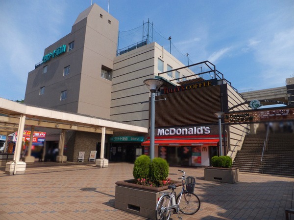 プレシス多摩永山レヴィエ　３階のショッピング施設画像