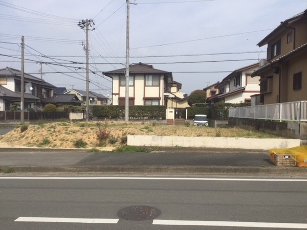豊橋市富士見台3丁目の前面道路含む現地写真画像
