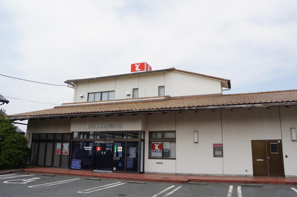 豊川市篠束町郷中の銀行画像