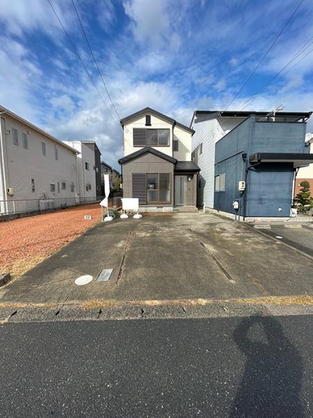 豊橋市草間町郷西の駐車場画像