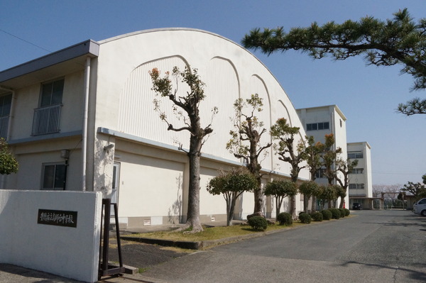 豊橋市曙町23-1期　4号棟の中学校画像