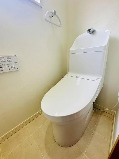豊川市三蔵子町野河藪のトイレ画像