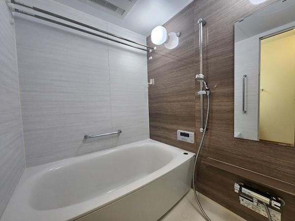 ピュアライフ草間Ⅲ 6階のバス画像