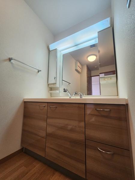 ピュアライフ草間Ⅲ 6階の洗面台・洗面所画像