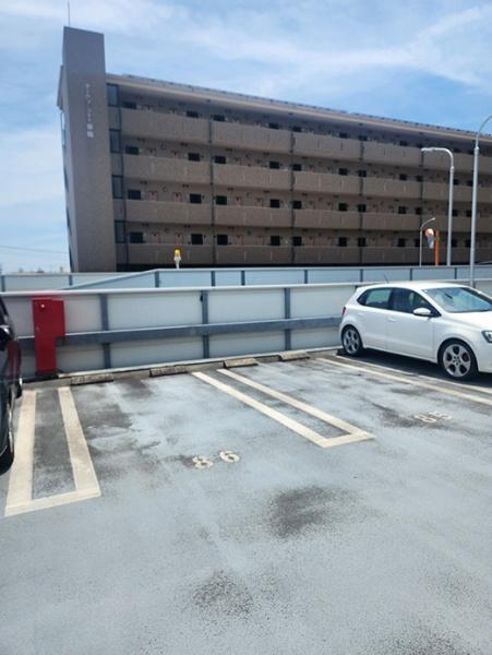 ピュアライフ草間Ⅲ　6階の駐車場画像