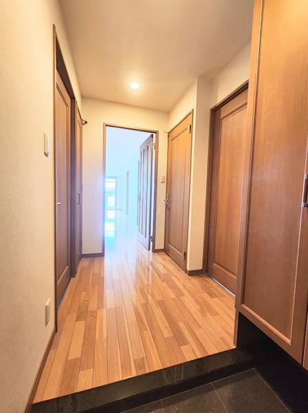 ピュアライフ草間Ⅲ　6階の玄関画像