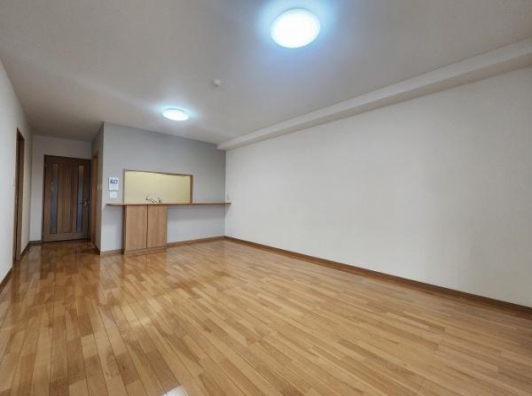 ピュアライフ草間Ⅲ 6階のリビング画像