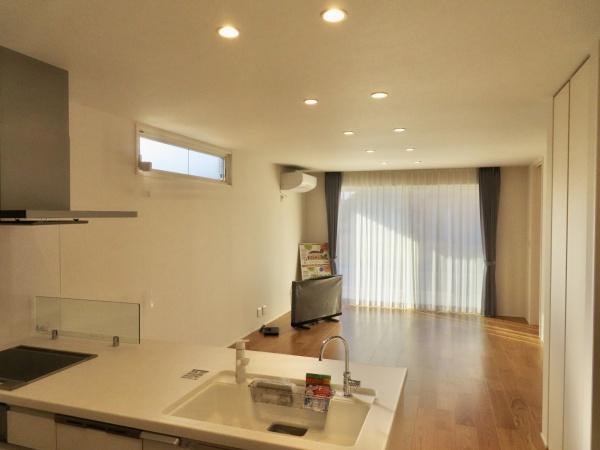 豊橋市大岩町字小山塚のリビング画像