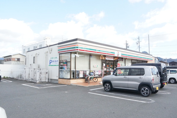 豊橋浪ノ上町　1号棟のコンビニ画像