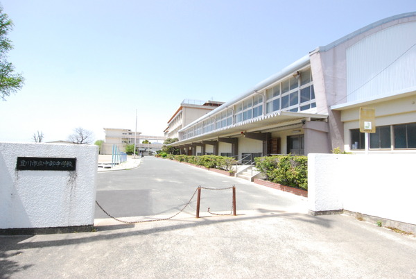 豊川市市田町第1期　2号棟の中学校画像