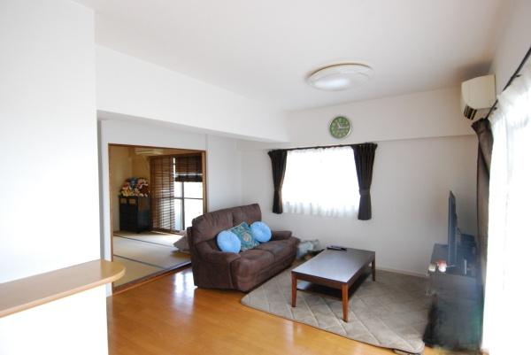 グローリアス向山公園のリビング画像