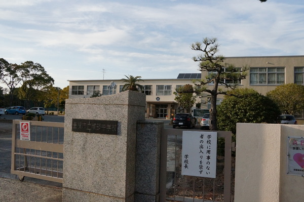 豊橋市北山町の中学校画像