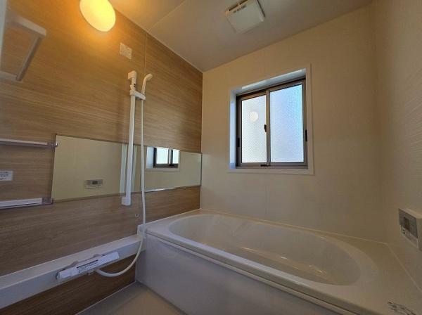 豊川市長沢町大覚のバス画像