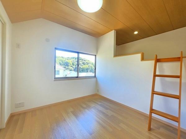 豊川市長沢町大覚の洋室画像